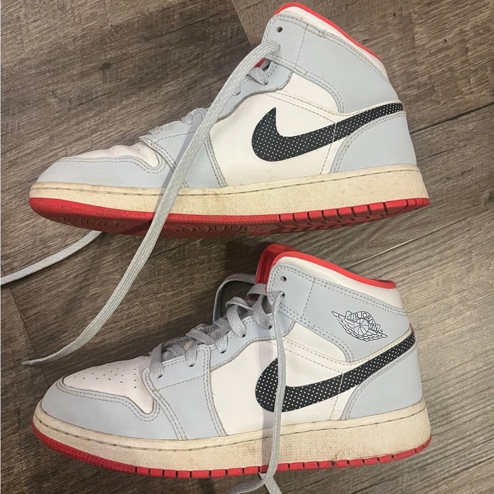 Jordan 1 mid half blue polka dot swoosh (GS)